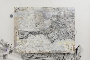 「聯／断 triage L7」油絵、アクリル、サンカラー、binder、ペン、綿、木製パネル　80.3×100cm　2017