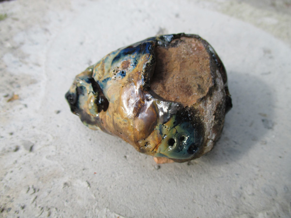 「星の化石」石、金属　 6×5×4cm 　2017