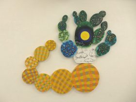 （上）「サボテンと4年」油彩、変形キャンバス　60×66.5cm　2017（下）「刺し子と寝息」油彩、変形キャンバス　60×85cm　2017