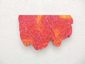 「花と花火」油彩、変形キャンバス　30×46.5cm　2017