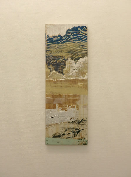 「ウラヤマ」顔料、銀箔、真鍮箔、膠、麻紙　74.7×26.3cm　2017