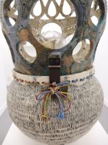 「象嵌獅子諭吉大壺」（部分）