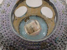 「象嵌獅子諭吉大壺」（部分）