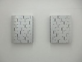 （左）「Scores350×9_6」（右）「Scores350×9_5」