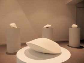 「分化-2」磁器土、鋳込み　40×37×H26cm　2018