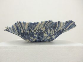 「motion 3」陶　80×300×300mm　2018