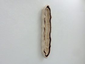 「空間の塊 2018#Ⅱ」陶土、テラコッタ　H77×W17×D8cm　