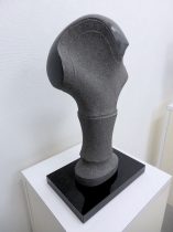 「Ethnic Costume」黒御影石　48×28×15cm　