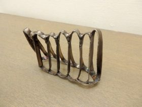 「無題」ステンレススチール　H90×W120×D45mm　2018