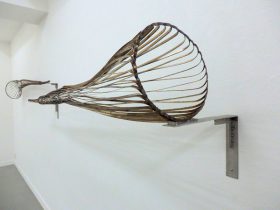 「脚 左」ステンレススチール　H1830×W300×D230mm　2018