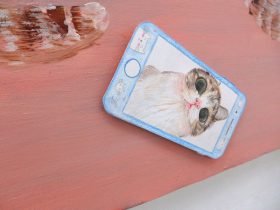 「スマホ中毒」（部分）