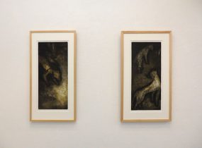 （左から）「あいまいボーダー」「暗闇登り」木版コラグラフ　