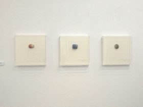 （左から）「piece of memory. 2019.02 」「piece of memory. 2019.01」「piece of memory. 2019.03」エッチング、雁皮刷、デジタルプリント