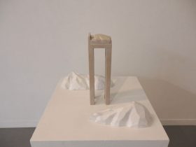 「夜中のトリップ」　大理石