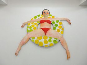 「Escape to the beach」ブオンフレスコ、石灰、砂、顔料、木製パネル　2019