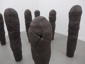 「ゆらぐ」 陶 　3000×3000×1200mm 　2018