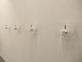 「Hyper Artificial Heart」 白磁、ステンレス、アクリル 　H15×W15×D15cm 　2018