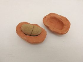 「自問自答する日々」陶　2019