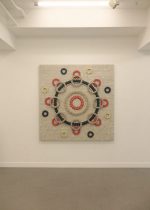 「蓮華」陶、木パネル　1442×1442×49mm　2019