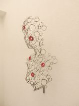 「Mythology」ステンレス、スポンジ　63×16×11cm　2020