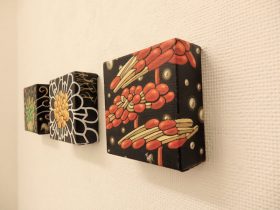 （左から）「フリカと共に生きる3」「フリカと共に生きる1」「フリカと共に生きる2」