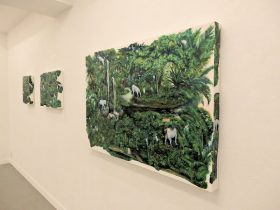 「とても暑い日に身を潜め、あの日のことを繰り返し思い続ける」キャンバスに油彩　P50　2019