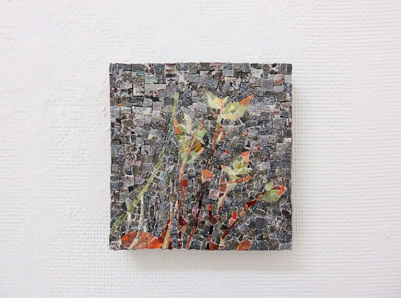 「 四月の植物」大理石、ズマルトガラス、他　12×12cm　2019