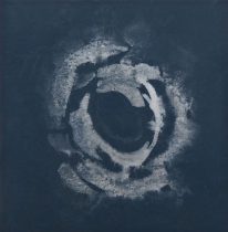 「Seed」木製パネル、ピグメント、水晶末、膠　27.3×27.3cm 2021