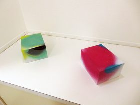 「Into the light」 岩絵の具、グルー、パネル天竺木綿張り込み　17×13×9cm