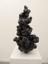 「律動 2022.2」漆、布、砥粉　35×35×63cm　2022