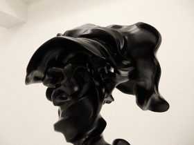 「律動 2021.2」漆、布、砥粉　35×25×67cm　2021