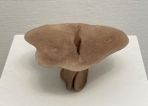 「untitled」木　60×135×110mm　2022