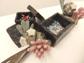 「乗り物童話のスプーンとフォーク」（部分）