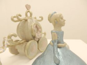 「乗り物童話のスプーンとフォーク」（部分）