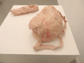 「leather（靴、カバン）」 陶、蝋　2022