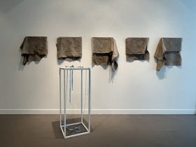 「asobitai」marbling on canvas,clip,ribbon　（各）242×333mm