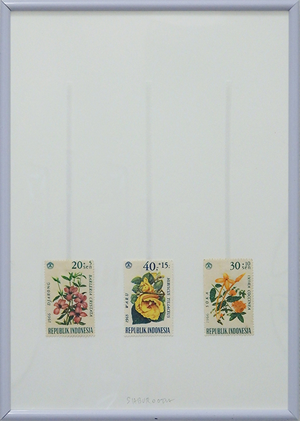 「切手の栞」切手、紐　25.7 ×18.2cm　2022