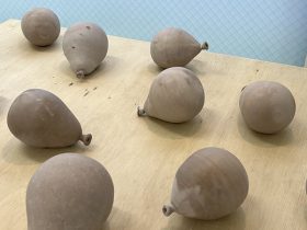 「BalloonⅡ」陶　（各）100×100×130mm　2023