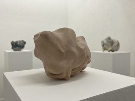 「境界を探る」陶　910×300×300mm　2023