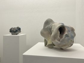 「境界を探る」陶　910×300×300mm　2023