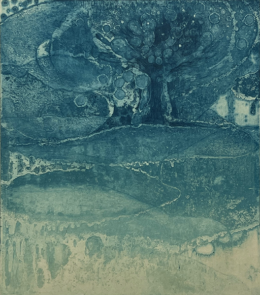 「A tree beside a pale blue lake」エッチング、アクアチント、ドライポイント、雁皮刷り　360×350mm　2022