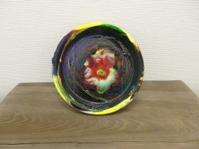 「Speculum 鏡」oil,photo paper on ceramic boad　17×17cm　2024