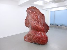 「赤のMotion」漆、螺鈿 H200×W150×D100cm 2024