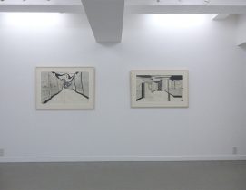 （左）「まがまがしい空間」（右）「出口をさがす」エッチング、アクアチント　