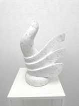 「風が舞い時が躍る」大理石　H450×W340×D200mm　2025