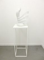 「風が舞い時が躍る」大理石　H450×W340×D200mm　2025