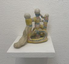 「あそび」陶土、釉薬　約83×100×55mm　2024