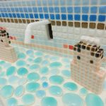 「おふろ美術館」 陶、石粉粘土 H235×W240×D220mm 2025