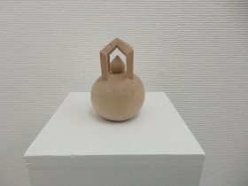 「untitled 25-7」木　W5×D5×H7cm　2025